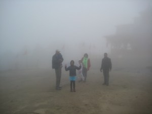 Walking to the Hatu Mata Temple (1)