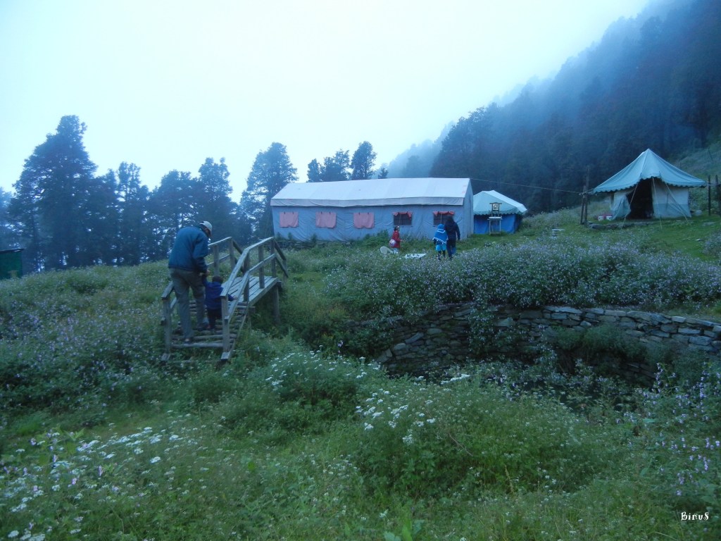 We managed to cross the stream and get a hang of the layout in the 10 odd minutes before the sun set.